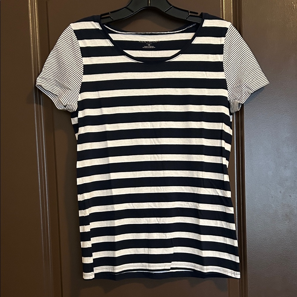 Ann Taylor Factory Striped Navy and White Women's Top l Medium